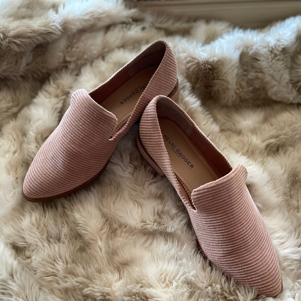 Kelsey Dagger flats in pink corduroy size 7.5